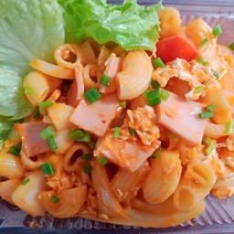 มักกะโรนีผัดซอส (แฮม)