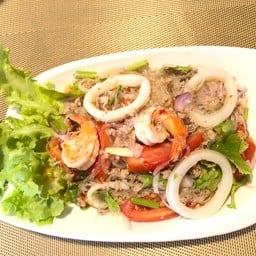 ยำวุ้นเส้นรวมมิตรทะเล