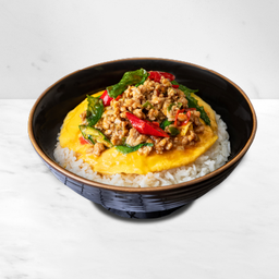 ข้าวไข่นุ่มกะเพราไก่