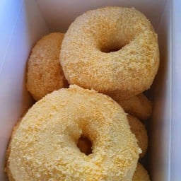 คินุโดนัท รสไข่เค็ม โรยผงไข่เค็มทั้ง 8 ชิ้น แยกผงไม่ได้