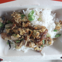 ข้าวกระเพาไข่ทรงเครื่องมังสวิรัติ