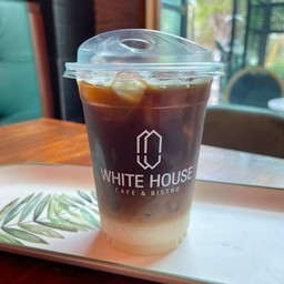 White House Cafe & Bistro