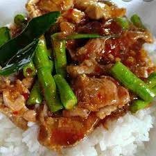 ผัดพริกเผาหมู ราดข้าว