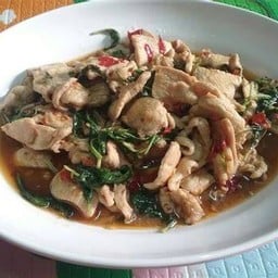 กระเพราไก่ เป็นกับข้าว