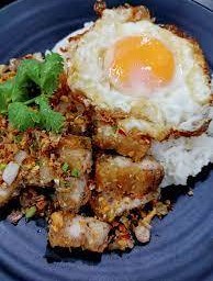 หมูกรอบผัดพริกเกลือเป็น กับข้าว