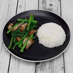 ผัดผักบุ้ง (กับข้าว)