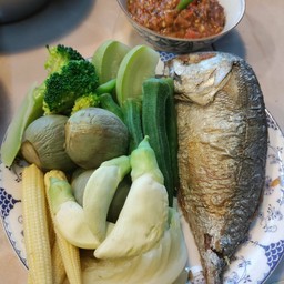 แจ่วปลาร้า+ผักรวม+ปลาทูใหญ่