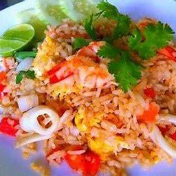 ข้าวผัด ปลาหมึก