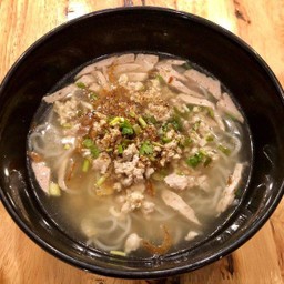 ก๋วยจั๊บญวน (หมูสับ + หมูยอ)