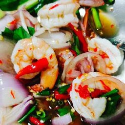 ยำกุ้งสุก