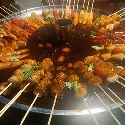 ร้านลูกชิ้นหม้อไฟเจ๊หลง