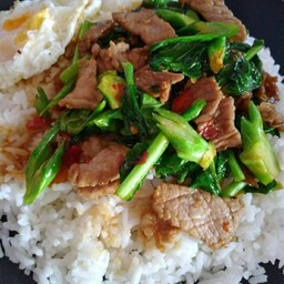 ข้าวคะน้าผัดพริก..