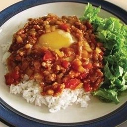 ไข่ดาวทรงเครื่องราดข้าว