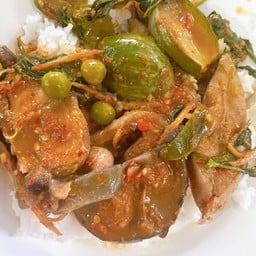 ข้าวราดผัดพริกแกงปลาดุก