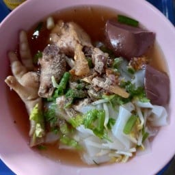 ก๋วนเตี๊ยวไก่มะระรสเด็ด