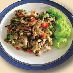 ก๋วยเตี๋ยวคั่วหมูเห็ดหอม