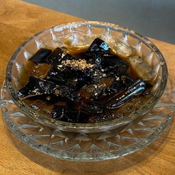 เฉาก๊วยน้ำลำไย