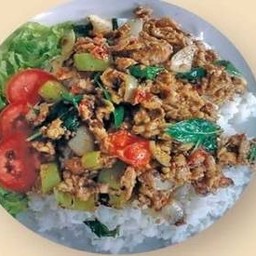 หมูสับคั่วไข่โหระพาแห้งราดข้าว