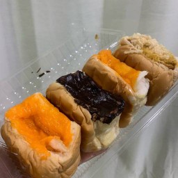 ขนมปังปิ้งเตาถ่านโบราณ by.ไอ้แว่น คาเฟ่