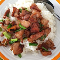 ข้าวหมูชิ้นทอดน้ำปลา