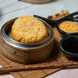 F001 ซาลาเปาทอดไส้หมูแดง