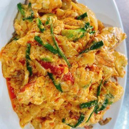 ปูไข่ผัดผงกระหรี่