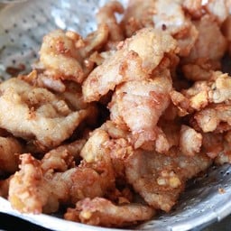 หมูทอด (กับข้าว)