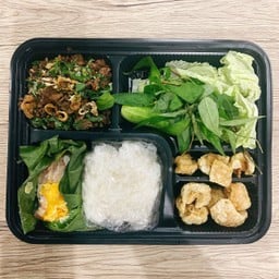 ชุดลาบหมู แหนมหมกไข่