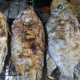 เมี่ยงปลาเผา วัดสุทธาราม