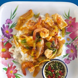 กุ้งผัดไข่เค็มราดข้าว