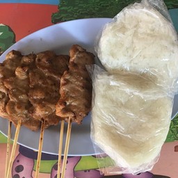 หมูปิ้งติดมัน ไม่ติดมัน พร้อมข้าวเหนียว
ชุดละ  72 บาท