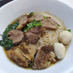 นิวเตี๋ยวตุ๋น ก๋วยเตี๋ยวหมูตุ๋น&เนื้อตุ๋น หน้าม.ผู้พัน เบิกไพร