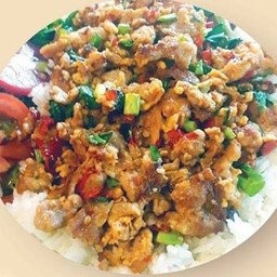 หมูกะไข่ขยี้พริกเกลือ (กับข้าว)