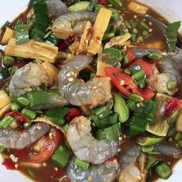 ตำหน่อไม้กุ้งสด
