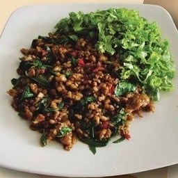 หมูสับคั่วกะเพราแห้ง (กับข้าว)