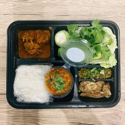 ชุดขันโตก