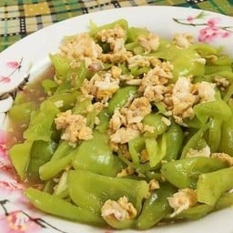 ข้าวไข่ผัดพริกอ่อน