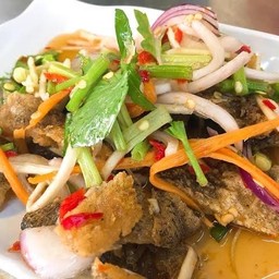 ยำปลาสลิด