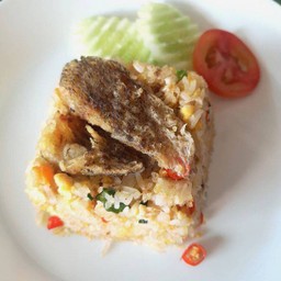 ข้าวผัดปลาสลิด