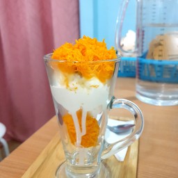 ไอศกรีมฝอยทองกรอบ