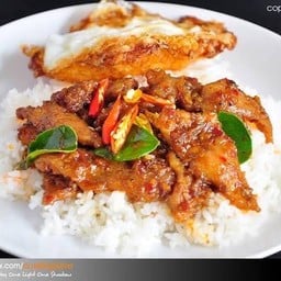 ข้าวไก่ผัดพริกเผา