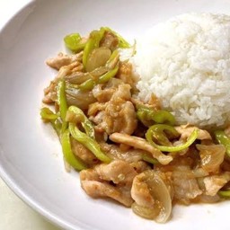 ข้าวผัดพริกอ่อนไก่