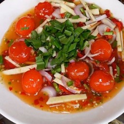 ยำไข่แดงเค็ม