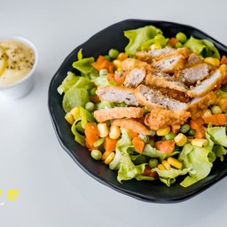 สลัดไก่ทอด