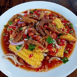 ยำข้าวโพดปลากรอบ กร๊อบๆๆๆ