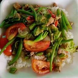 ข้าว+ผัดผักรวมหมูชิ้น