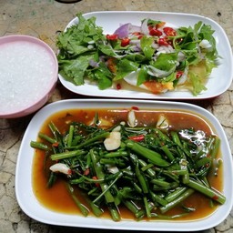 ผักบุ้งไฟแดง