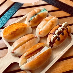 ขนมปังยัดใส้
