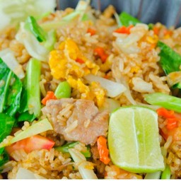 ข้าวผัดหมูสับ