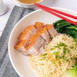 บะหมี่หน้าหมูกรอบ
